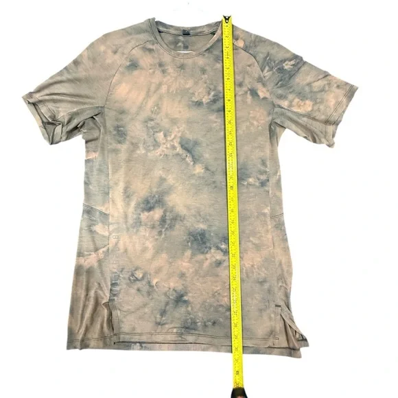Lululemon Mens Shirt Size M Brown Tan Tie Dye License To Train L98-021-LTT - Picture 4 of 6